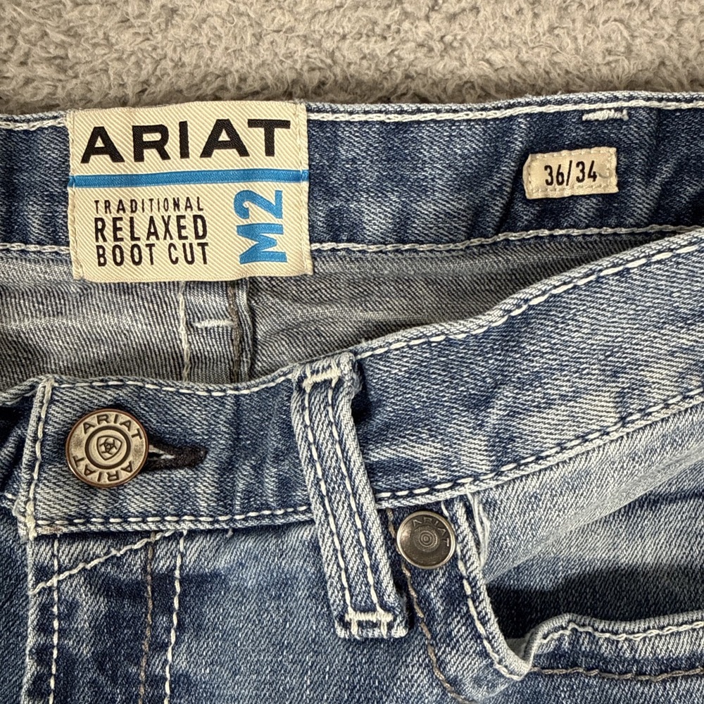 Ariat M2 Jeans Mens 36x34 Traditional Relaxed Boot Cut Dusty Road Blue Denim - Picture 2 of 13
